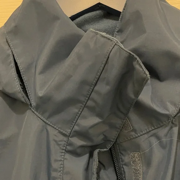 The North Face Blue Outdoor Jacket. - Picture 7 of 12